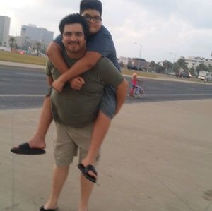 Meet your Posher, Leo